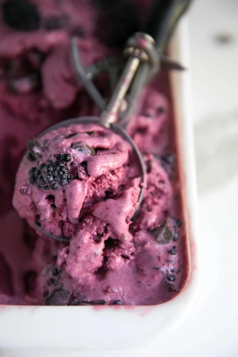 EASY NO-CHURN BLACKBERRY AND CHOCOLATE CHUNK ICE CREAM